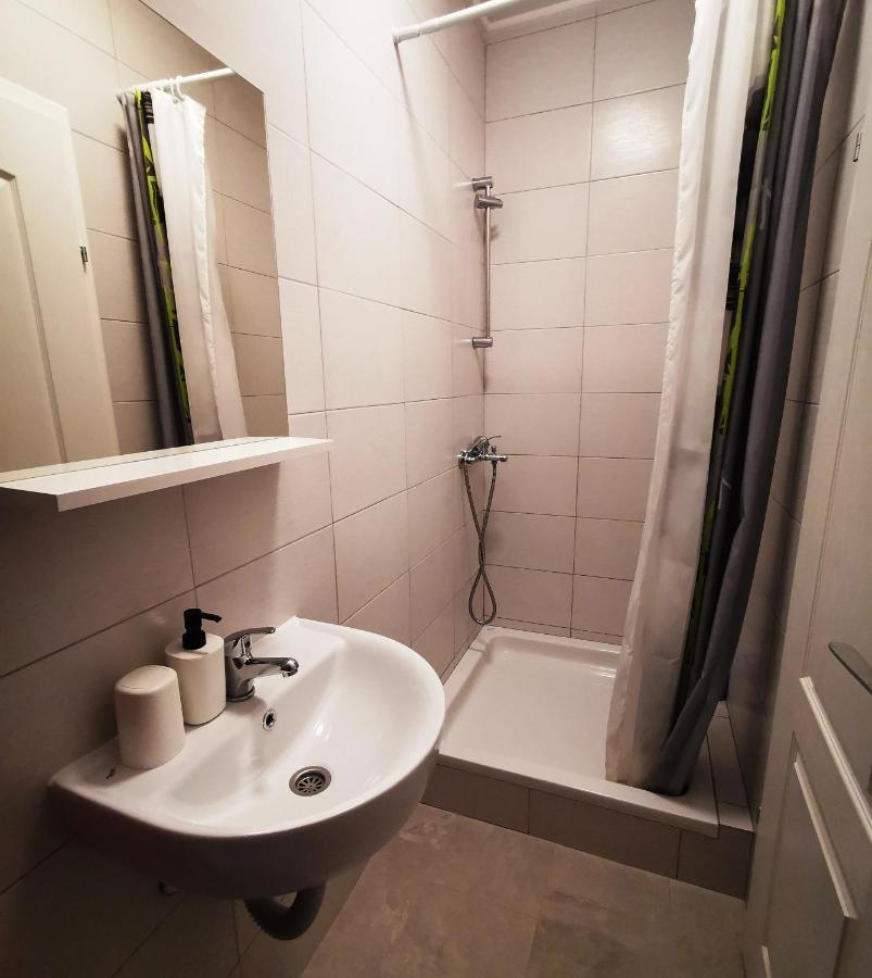 Vila Julija - Apartment & Rooms Otočac Esterno foto