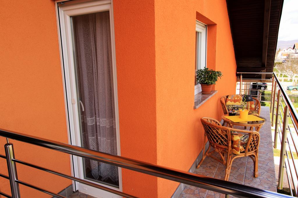 Vila Julija - Apartment & Rooms Otočac Camera foto