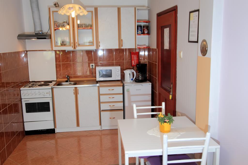 Vila Julija - Apartment & Rooms Otočac Esterno foto